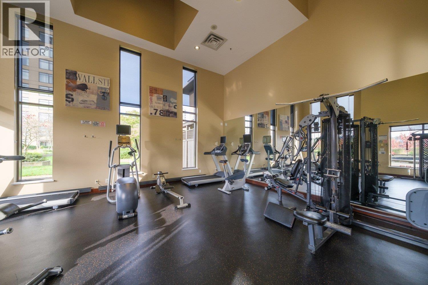 702 4250 DAWSON STREET, Burnaby