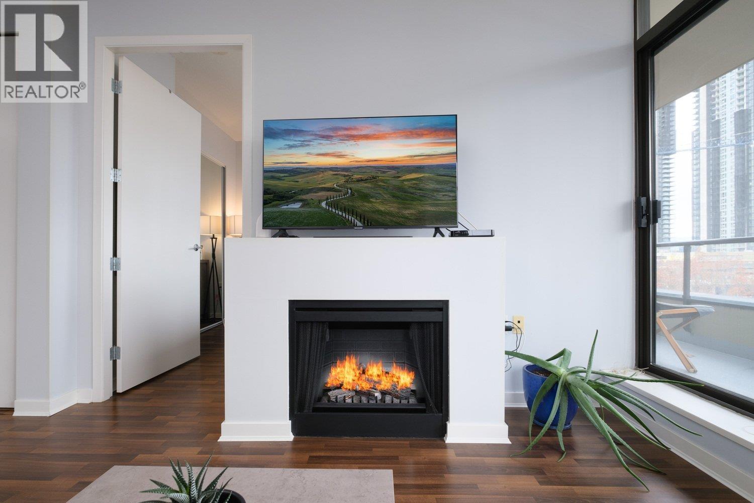 702 4250 DAWSON STREET, Burnaby