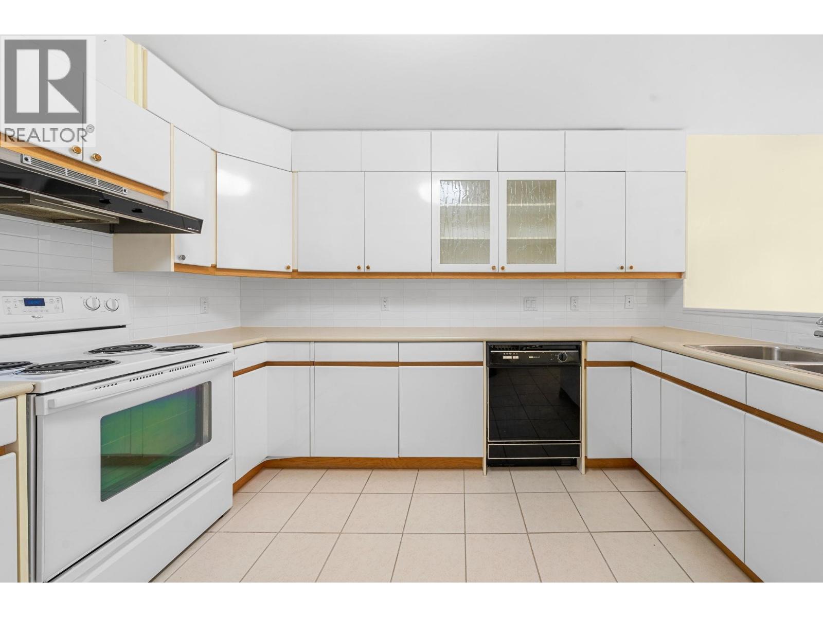 13 2425 EDGEMONT BOULEVARD, North Vancouver