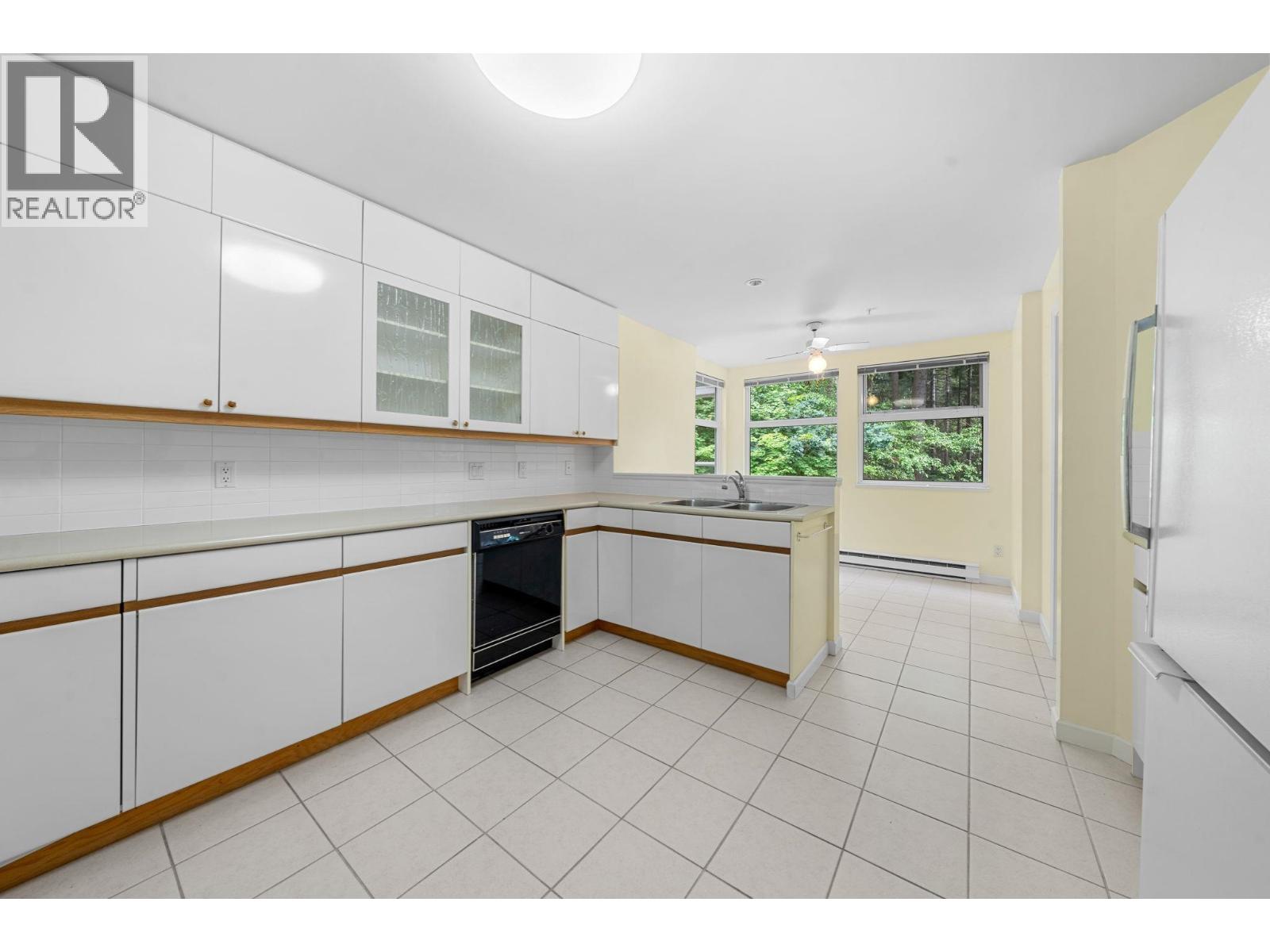 13 2425 EDGEMONT BOULEVARD, North Vancouver