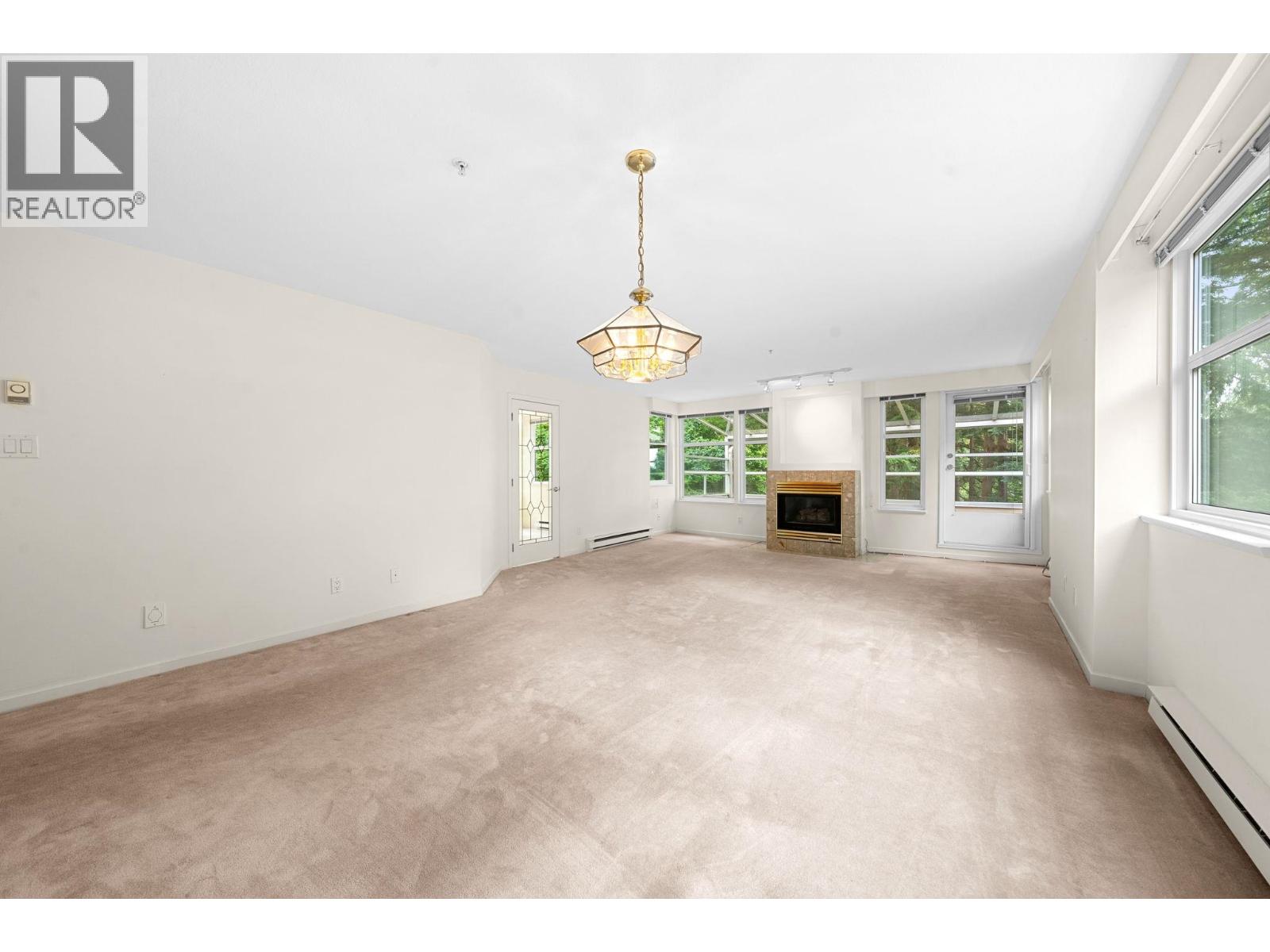 13 2425 EDGEMONT BOULEVARD, North Vancouver