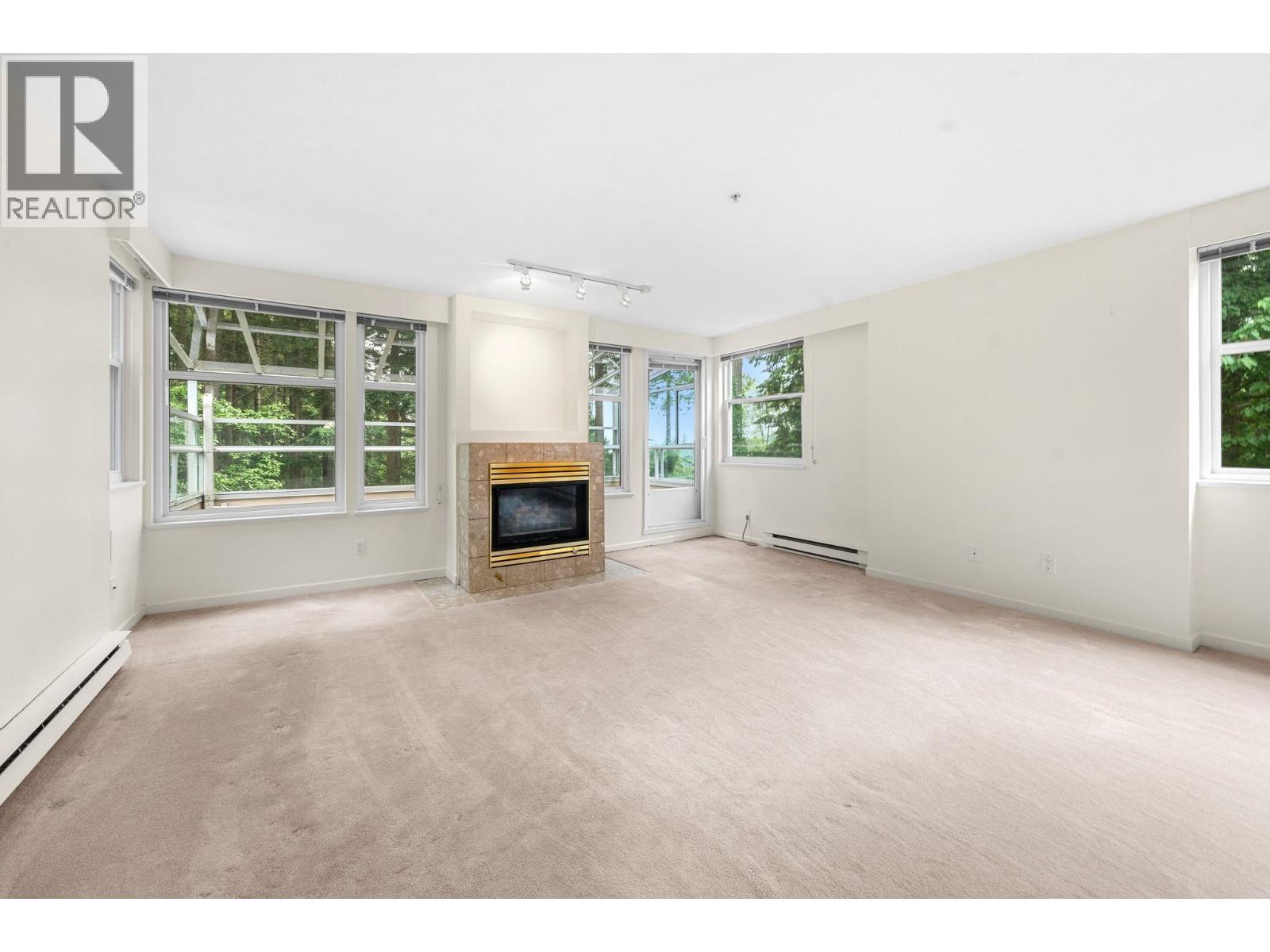 13 2425 EDGEMONT BOULEVARD, North Vancouver