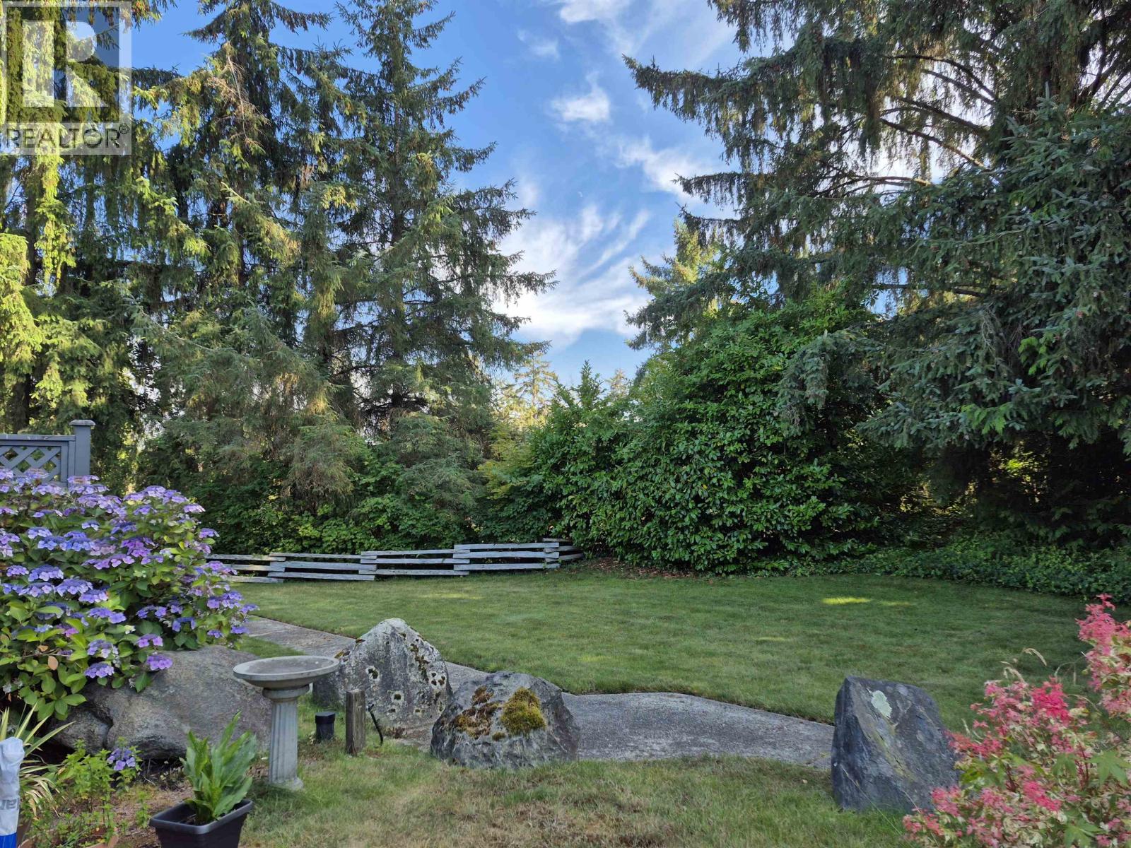 12 5761 WHARF AVENUE, Sechelt