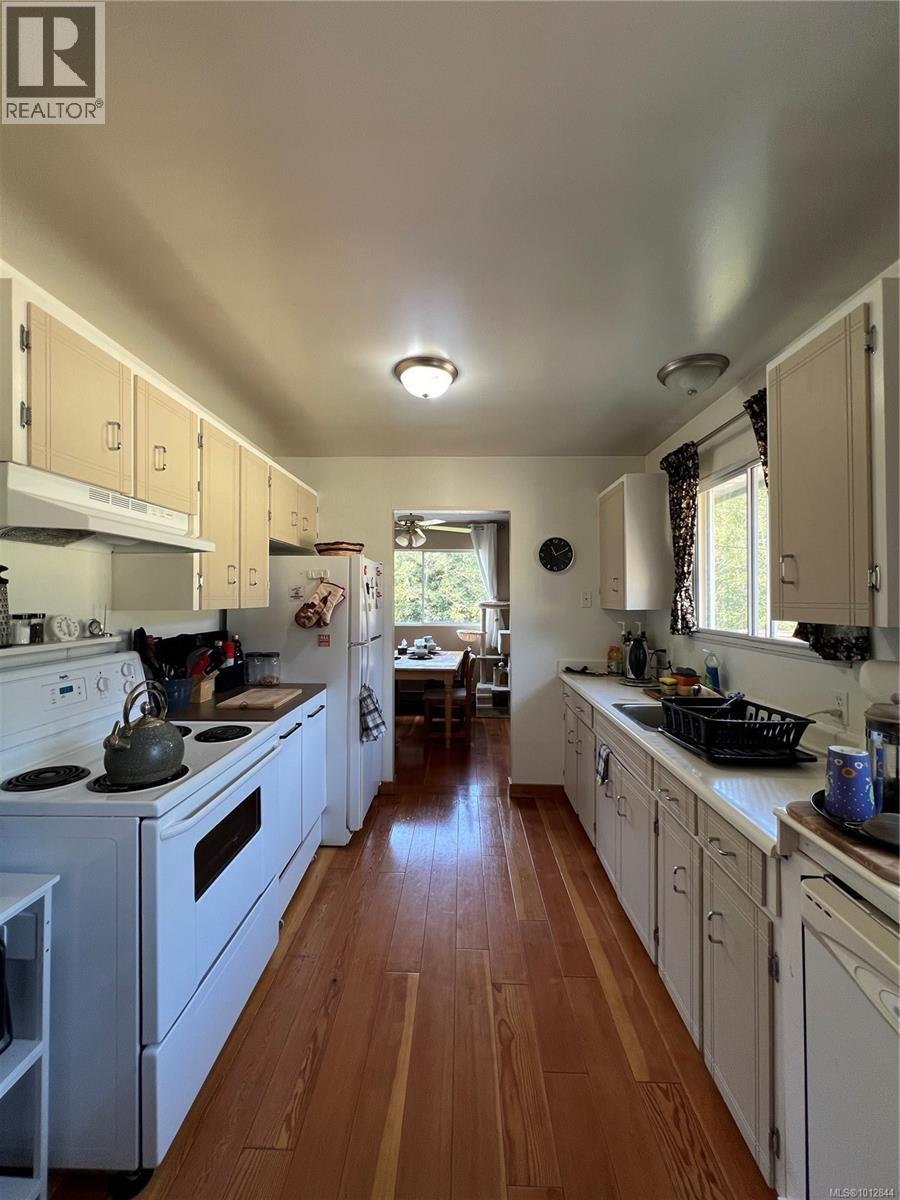 543 Maquinna Dr N, Tahsis