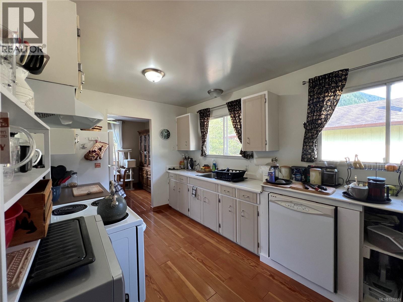 543 Maquinna Dr N, Tahsis