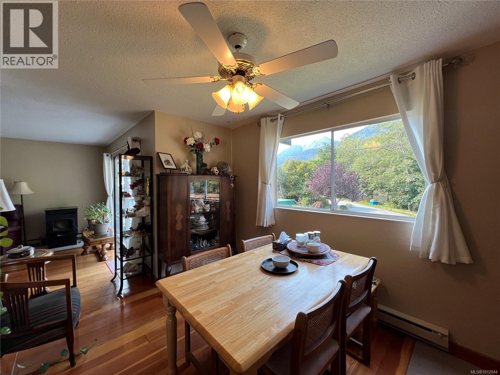 543 Maquinna Dr N, Tahsis