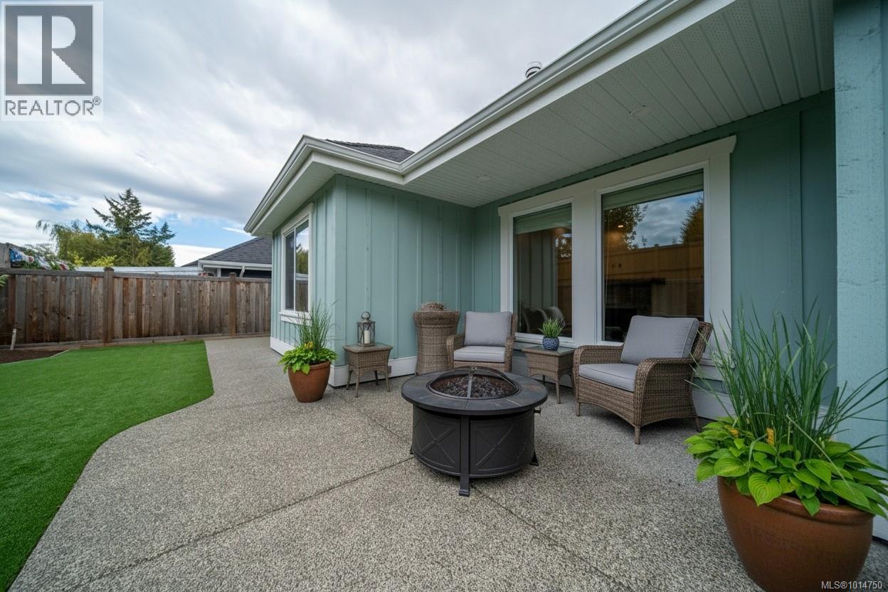 553 Rainbow Way, Parksville