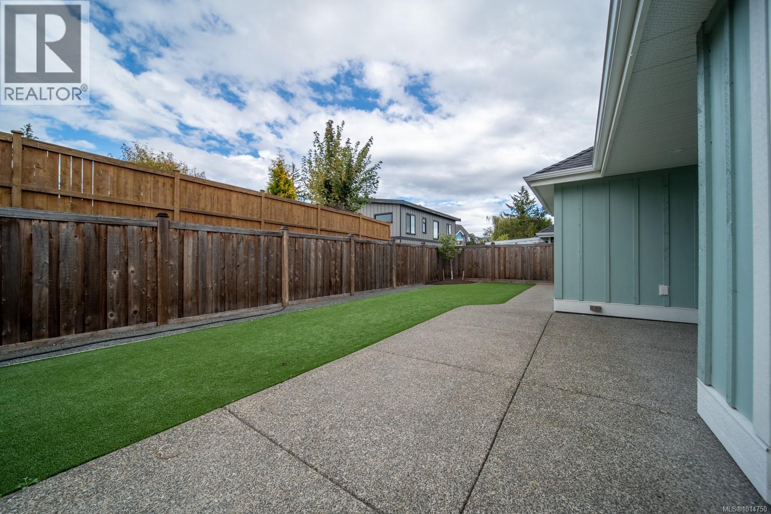 553 Rainbow Way, Parksville