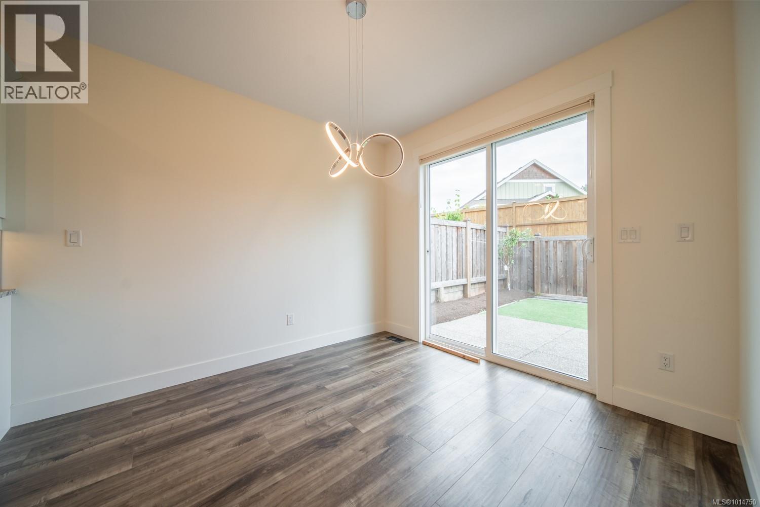 553 Rainbow Way, Parksville