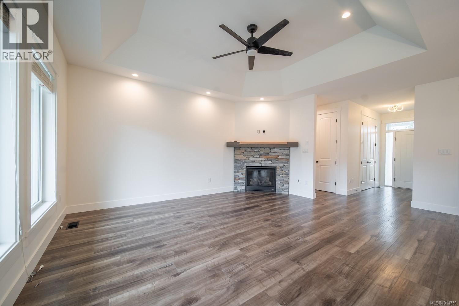553 Rainbow Way, Parksville