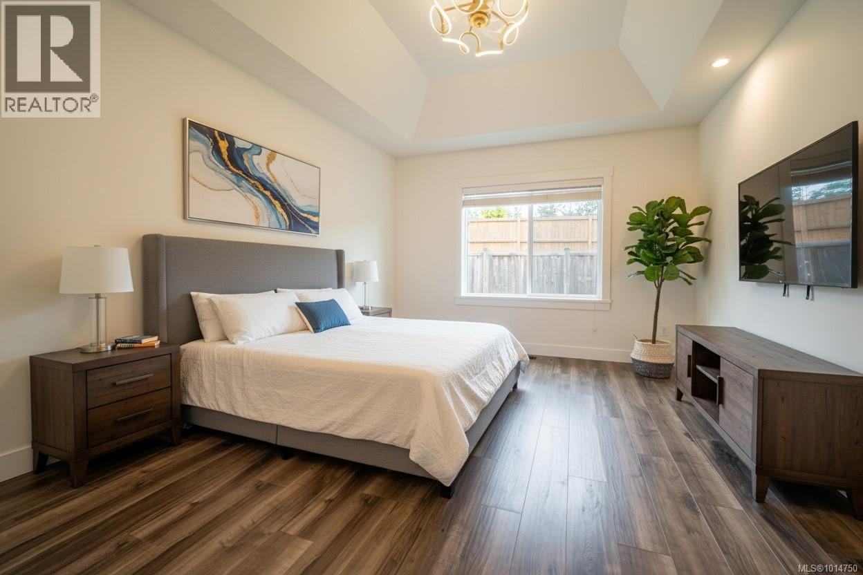 553 Rainbow Way, Parksville