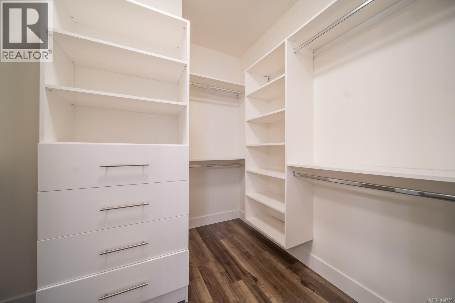 553 Rainbow Way, Parksville