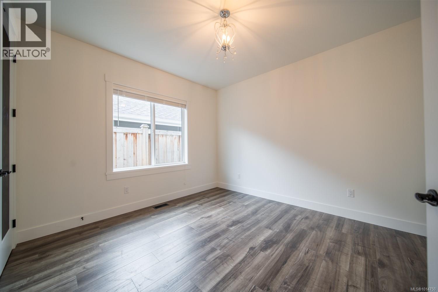 553 Rainbow Way, Parksville
