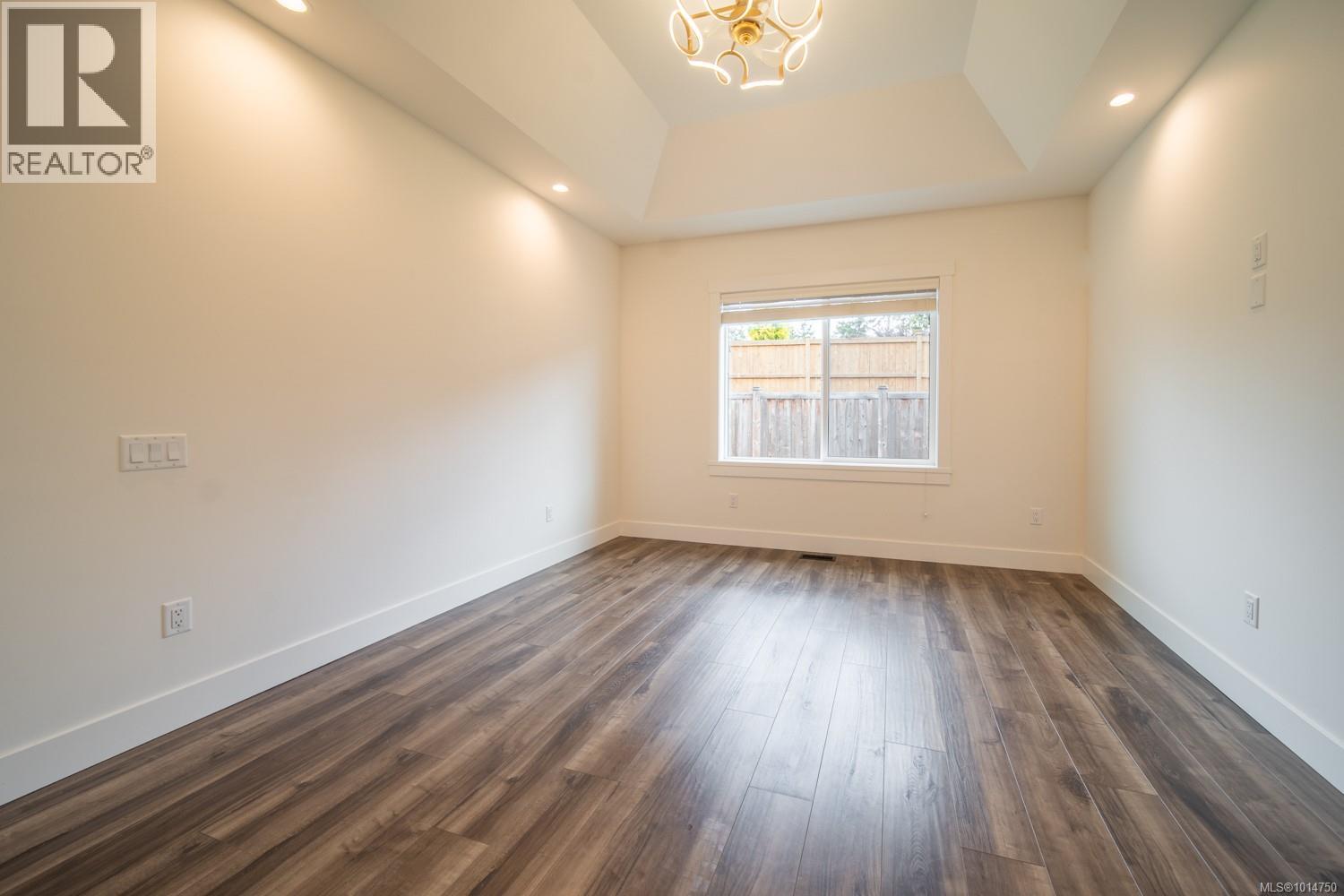 553 Rainbow Way, Parksville