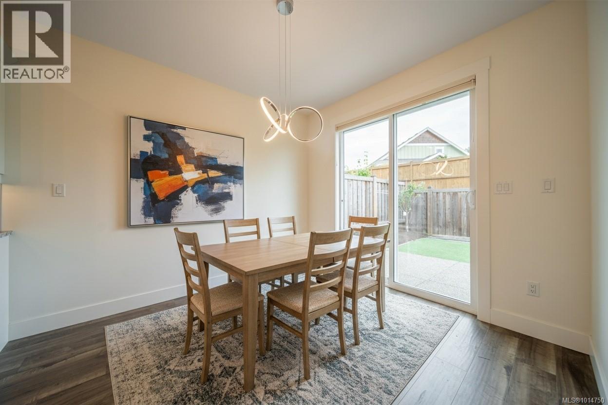 553 Rainbow Way, Parksville