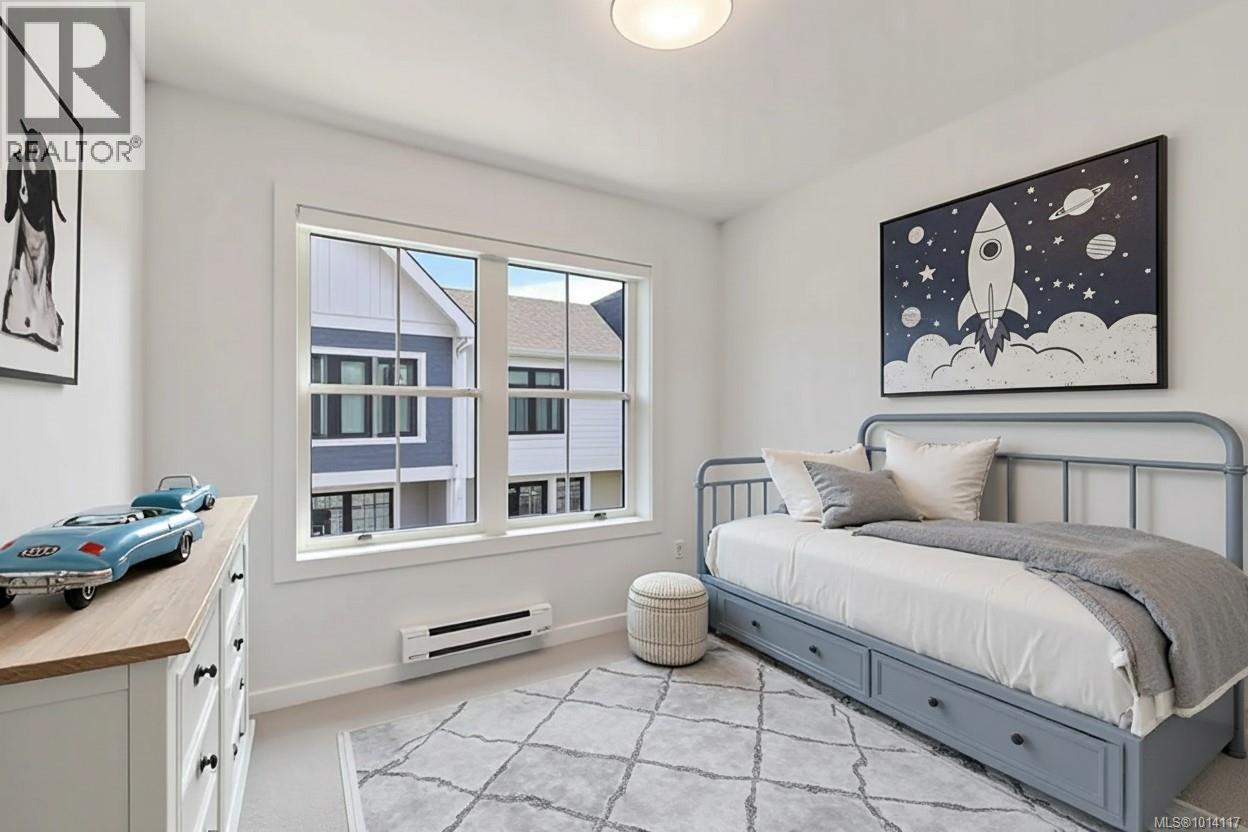 TH3 3450 Whittier Avenue, Saanich
