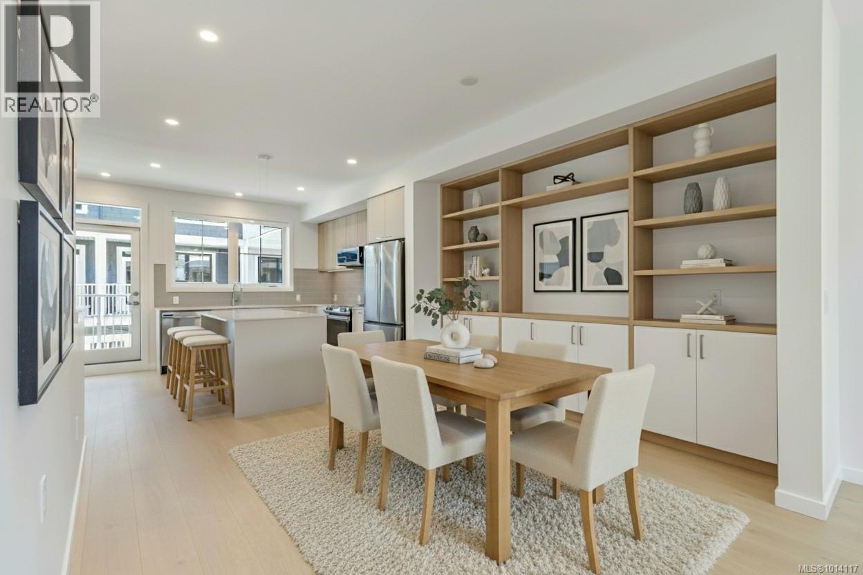 TH3 3450 Whittier Avenue, Saanich