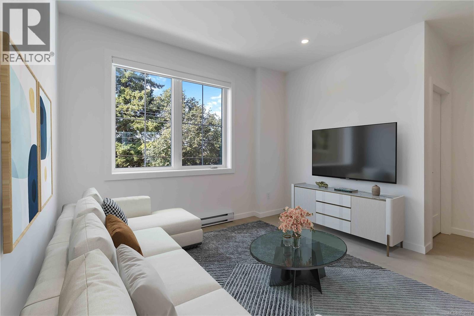 TH3 3450 Whittier Avenue, Saanich