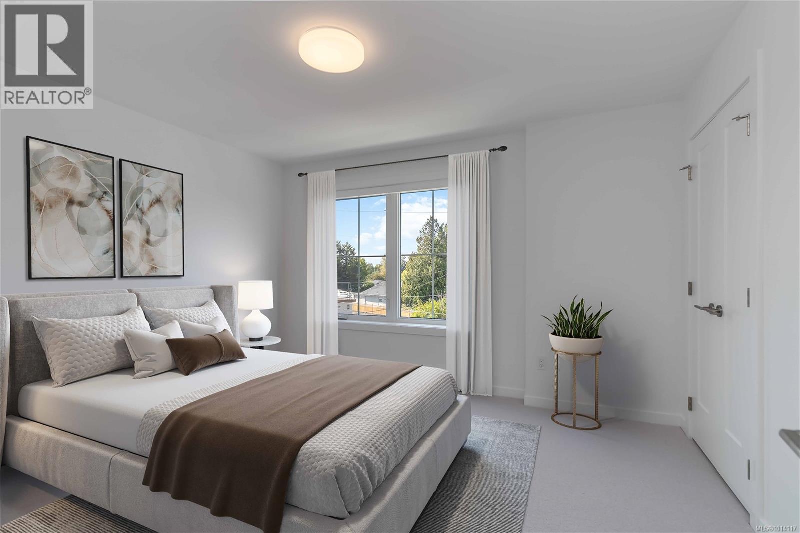 TH3 3450 Whittier Avenue, Saanich