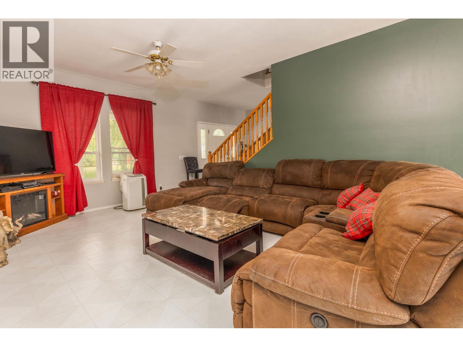 3695 Malakwa Loop Road, Malakwa