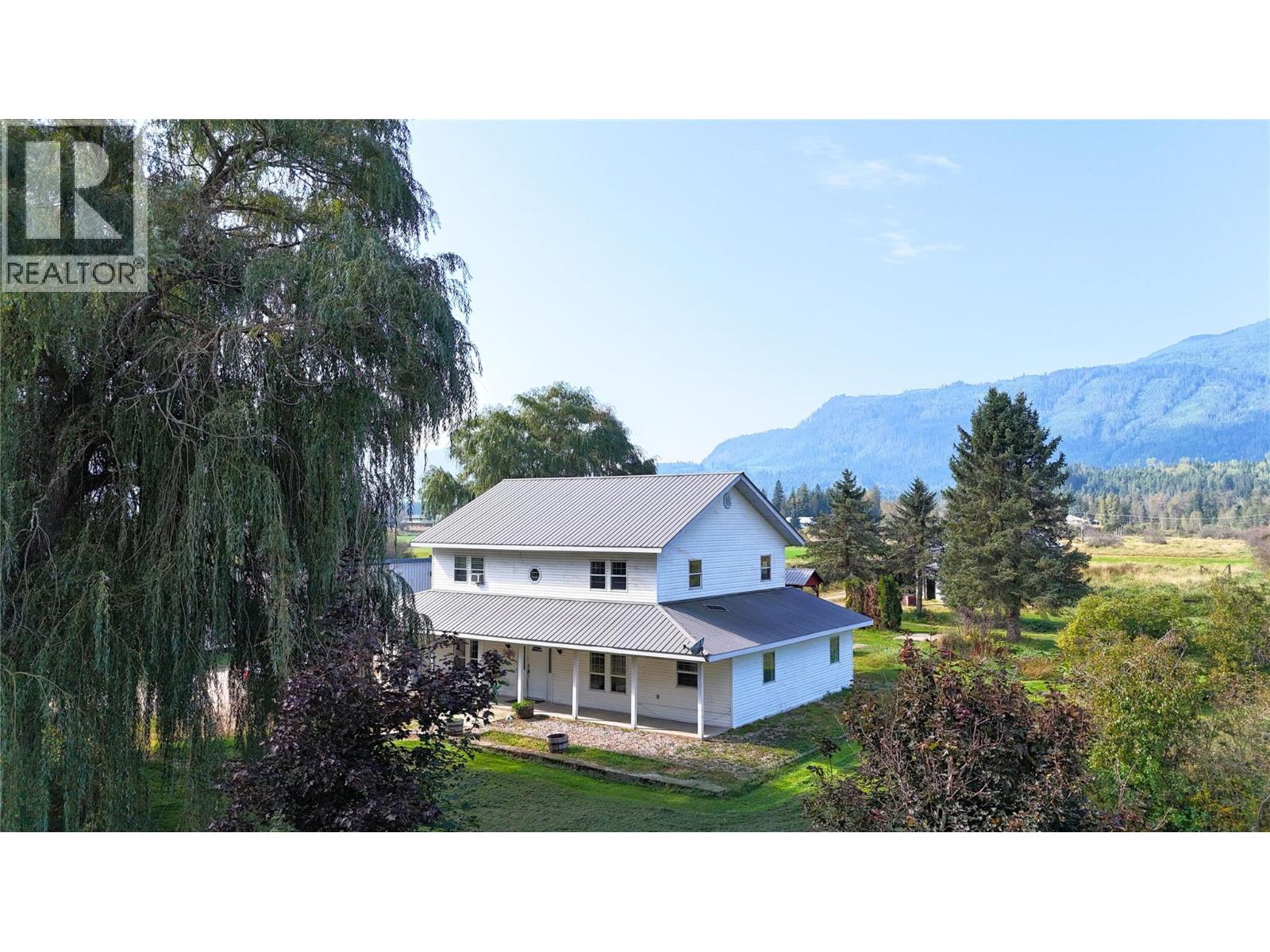 3695 Malakwa Loop Road, Malakwa