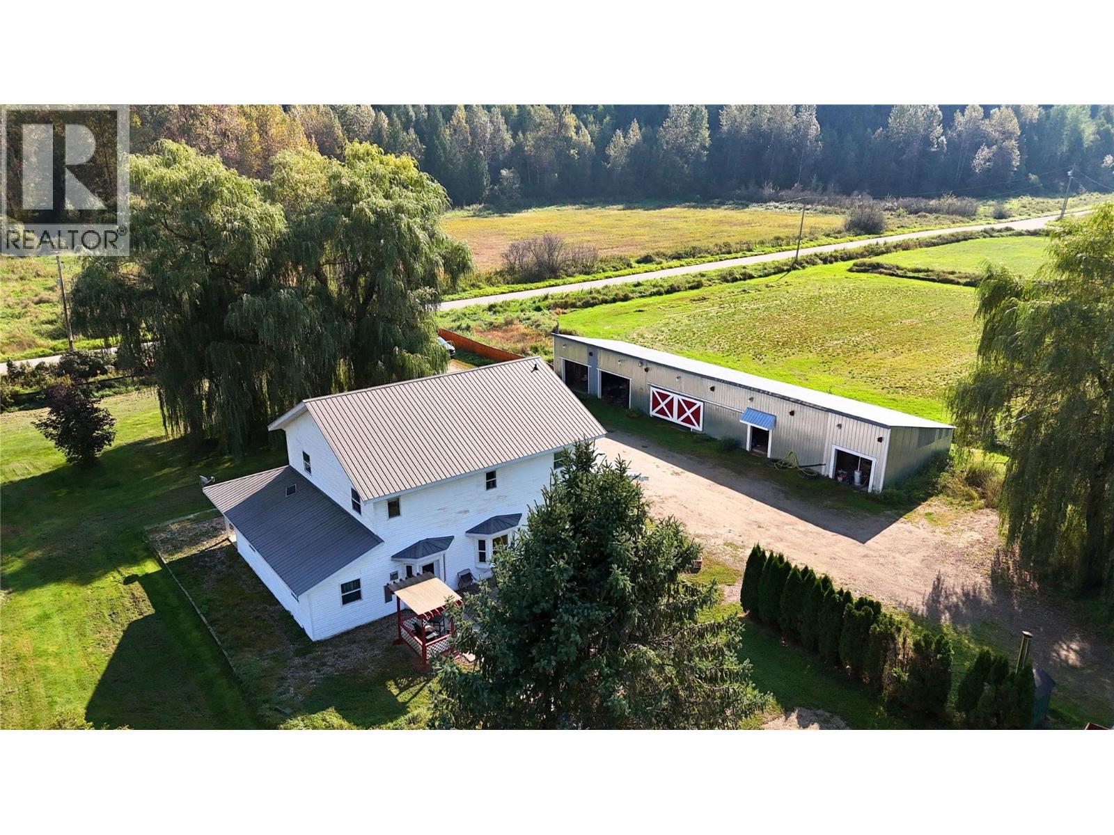 3695 Malakwa Loop Road, Malakwa