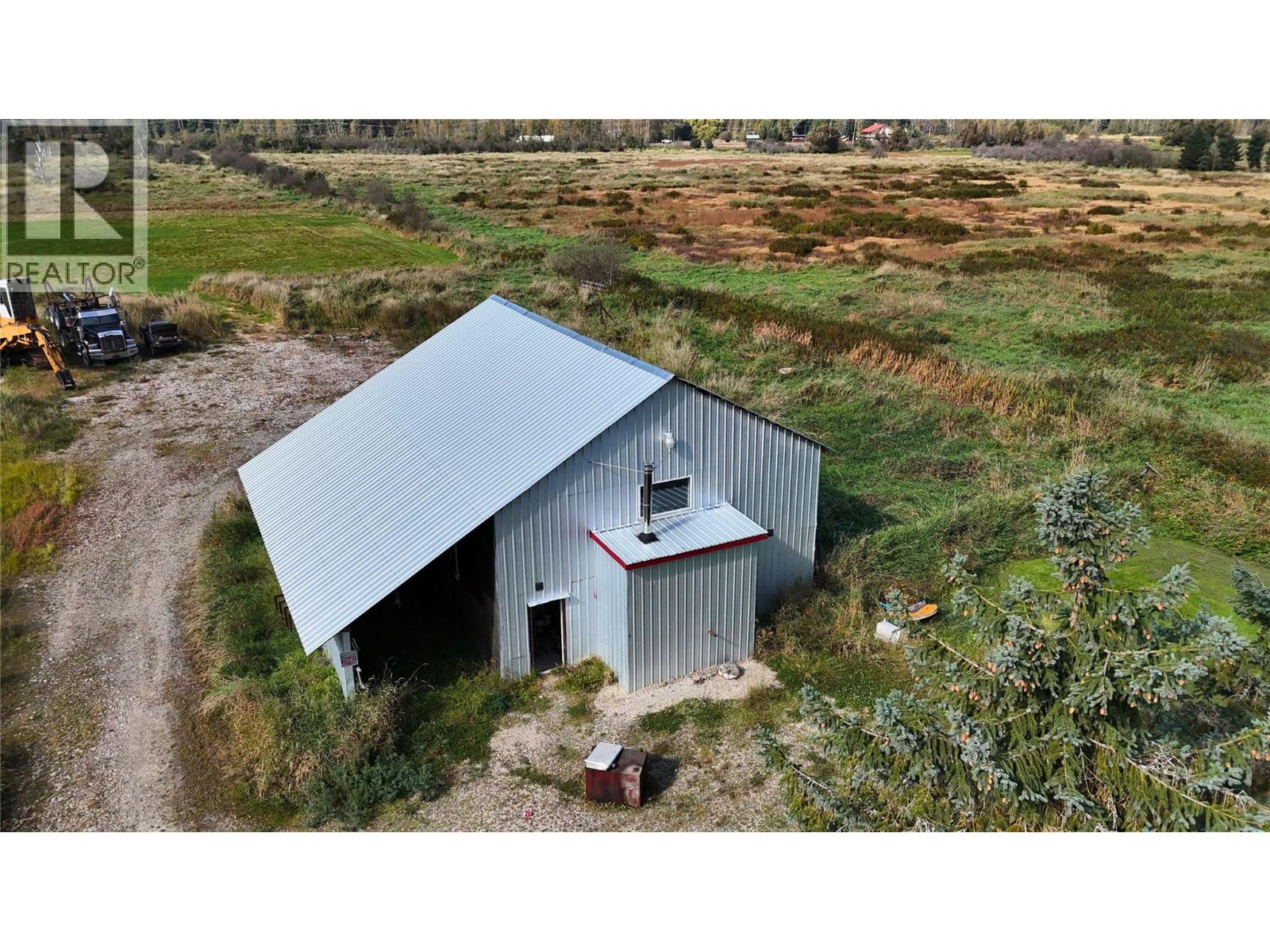 3695 Malakwa Loop Road, Malakwa