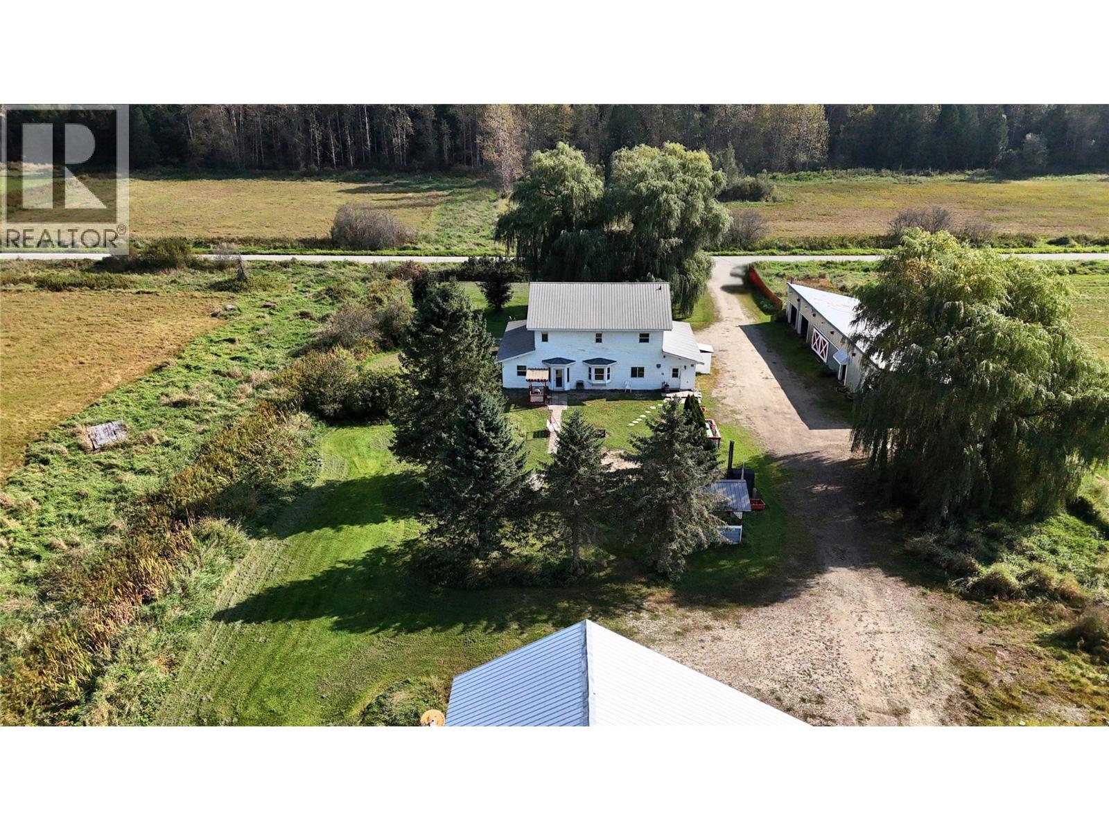 3695 Malakwa Loop Road, Malakwa