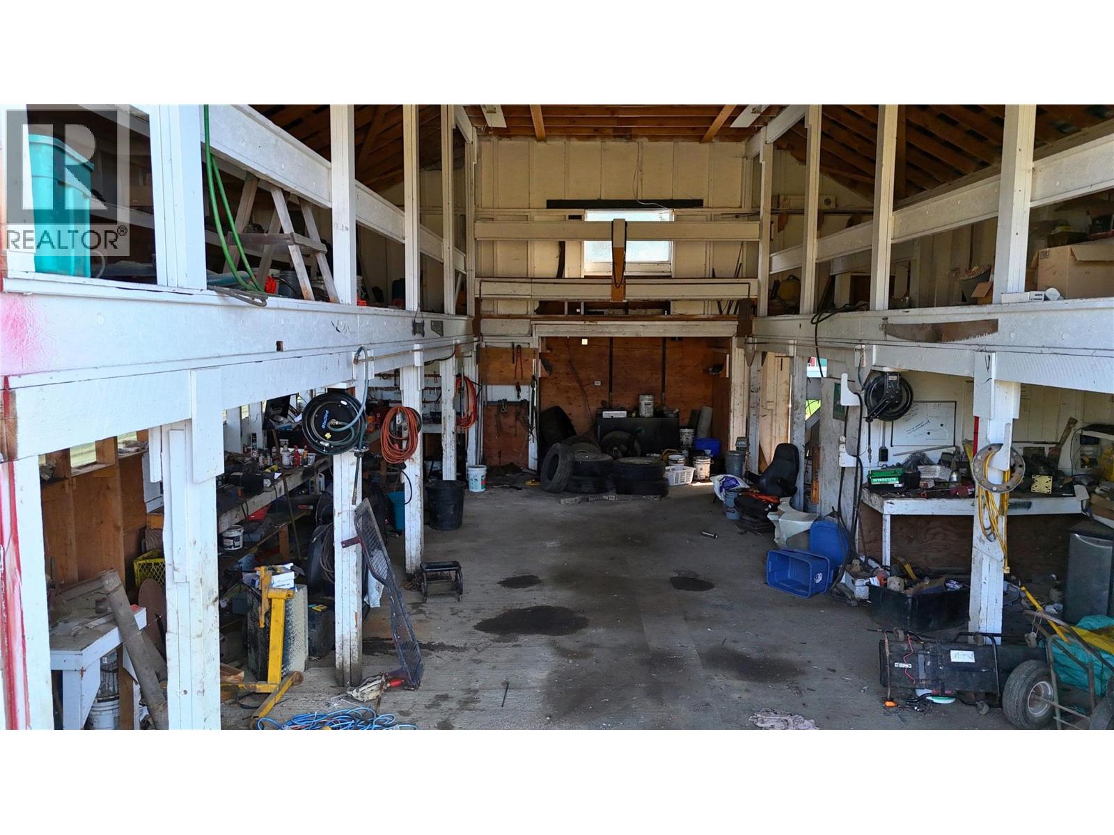 3695 Malakwa Loop Road, Malakwa