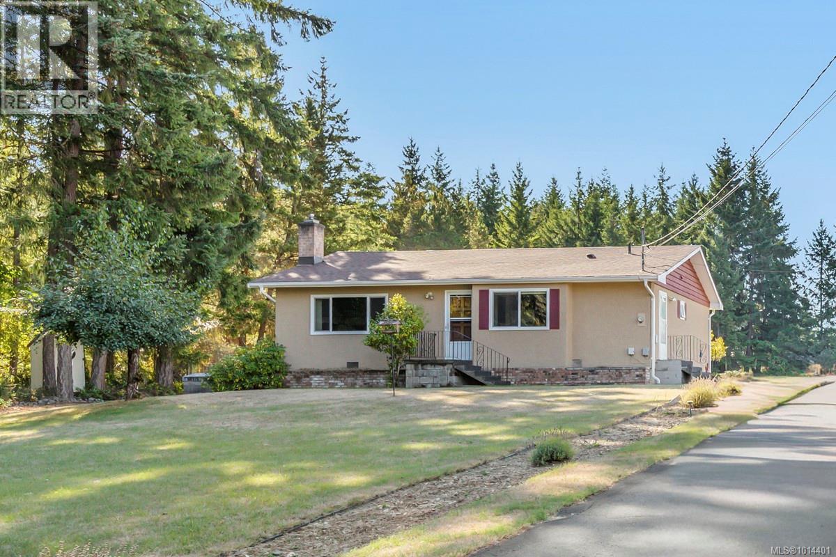 2402 Cross Rd, Nanoose Bay