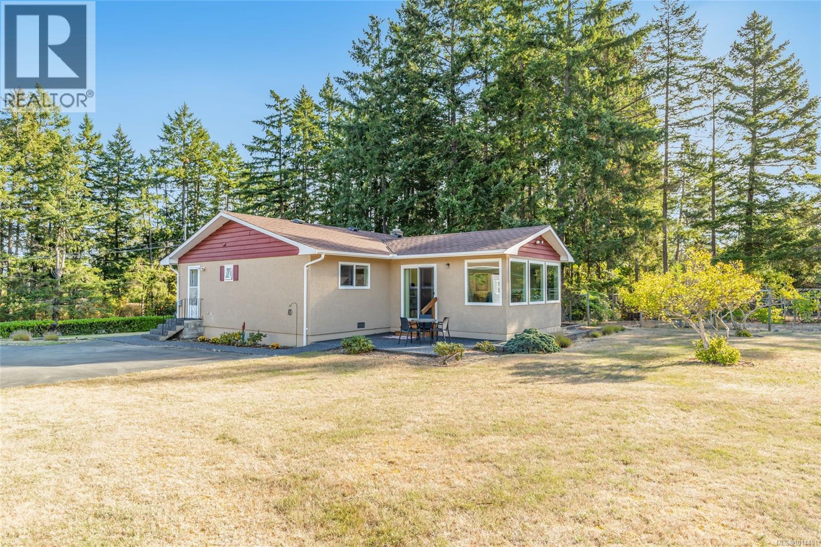 2402 Cross Rd, Nanoose Bay