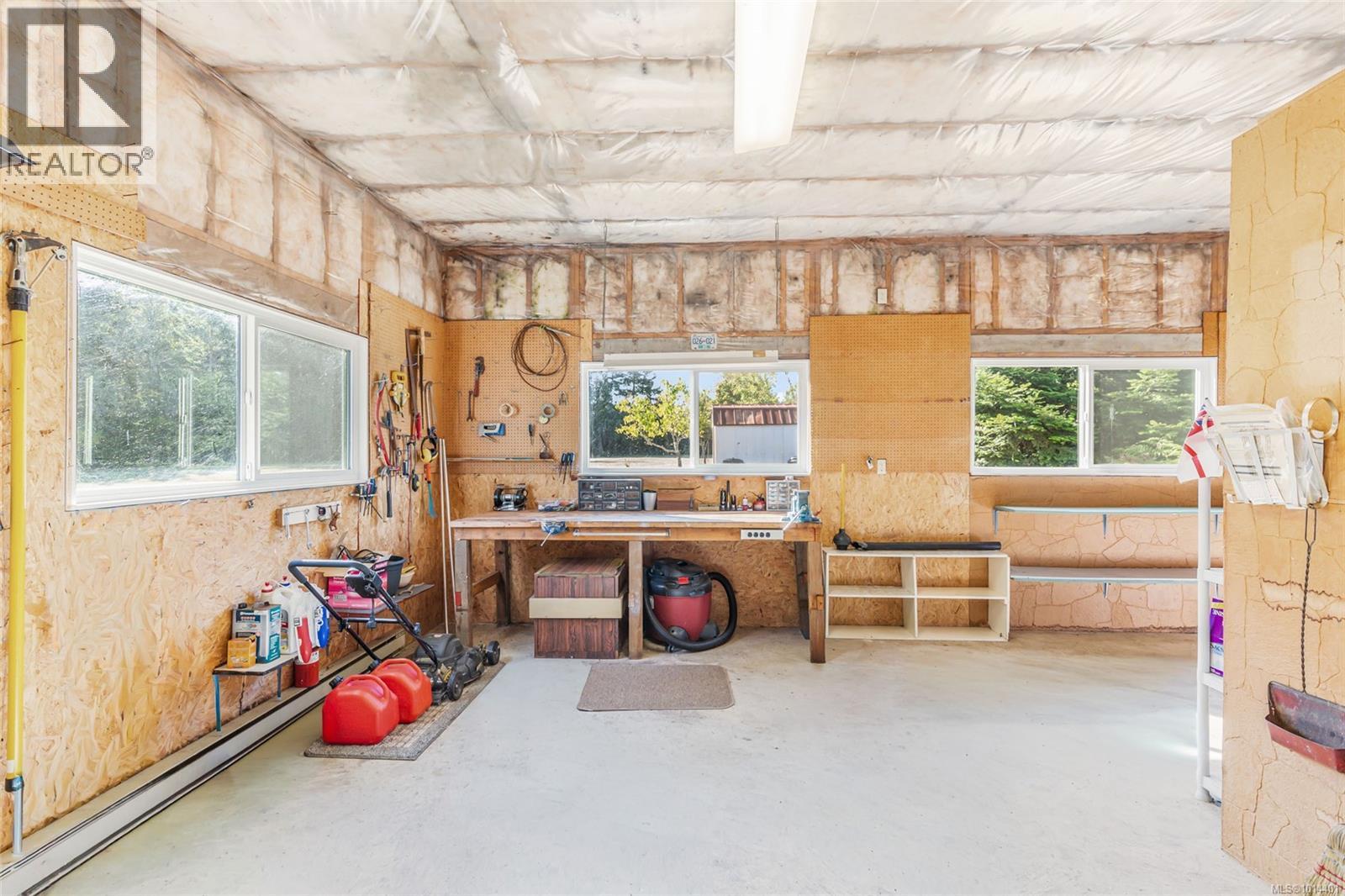 2402 Cross Rd, Nanoose Bay