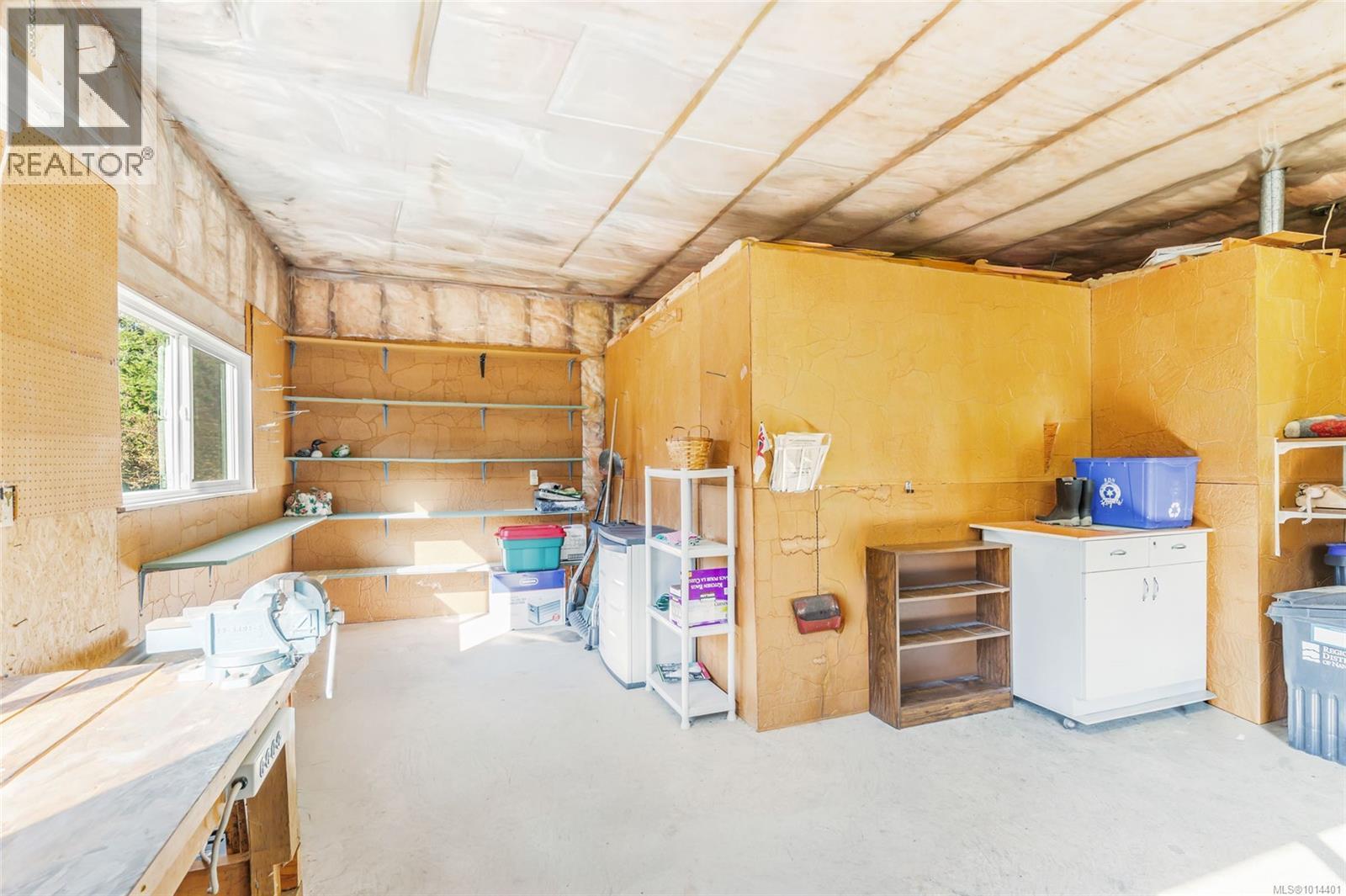 2402 Cross Rd, Nanoose Bay