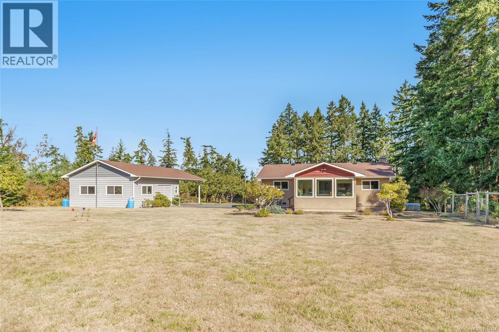 2402 Cross Rd, Nanoose Bay