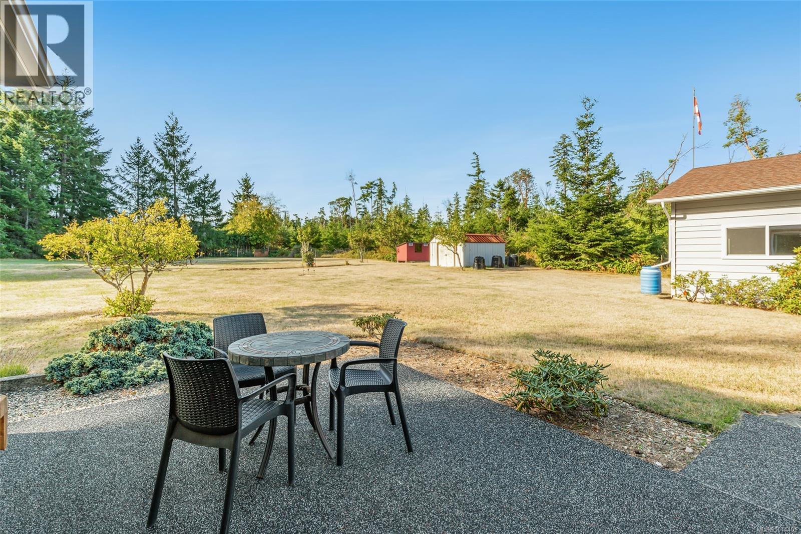 2402 Cross Rd, Nanoose Bay