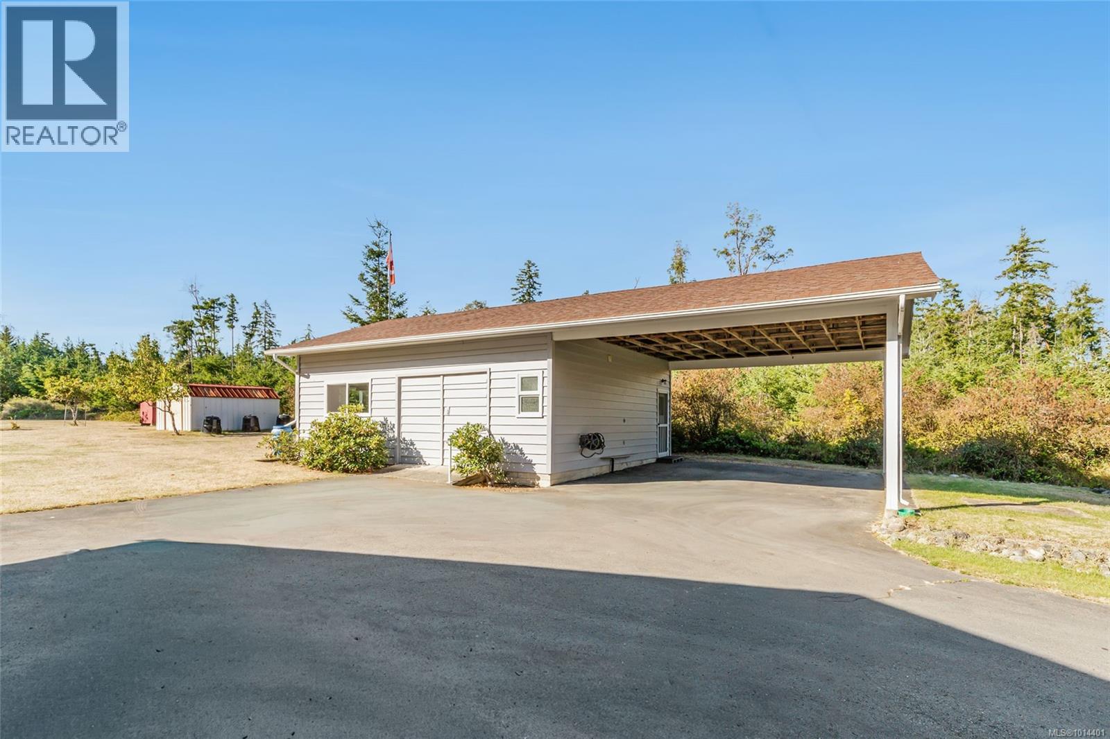 2402 Cross Rd, Nanoose Bay