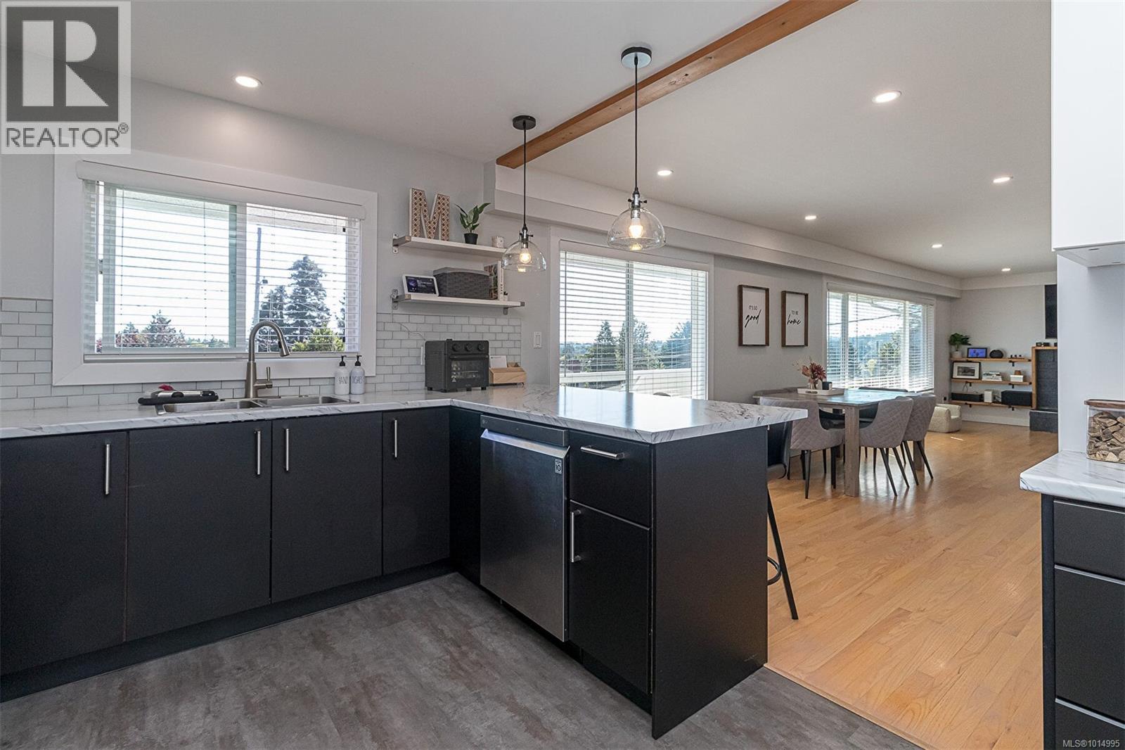  596 Peto Place, Saanich