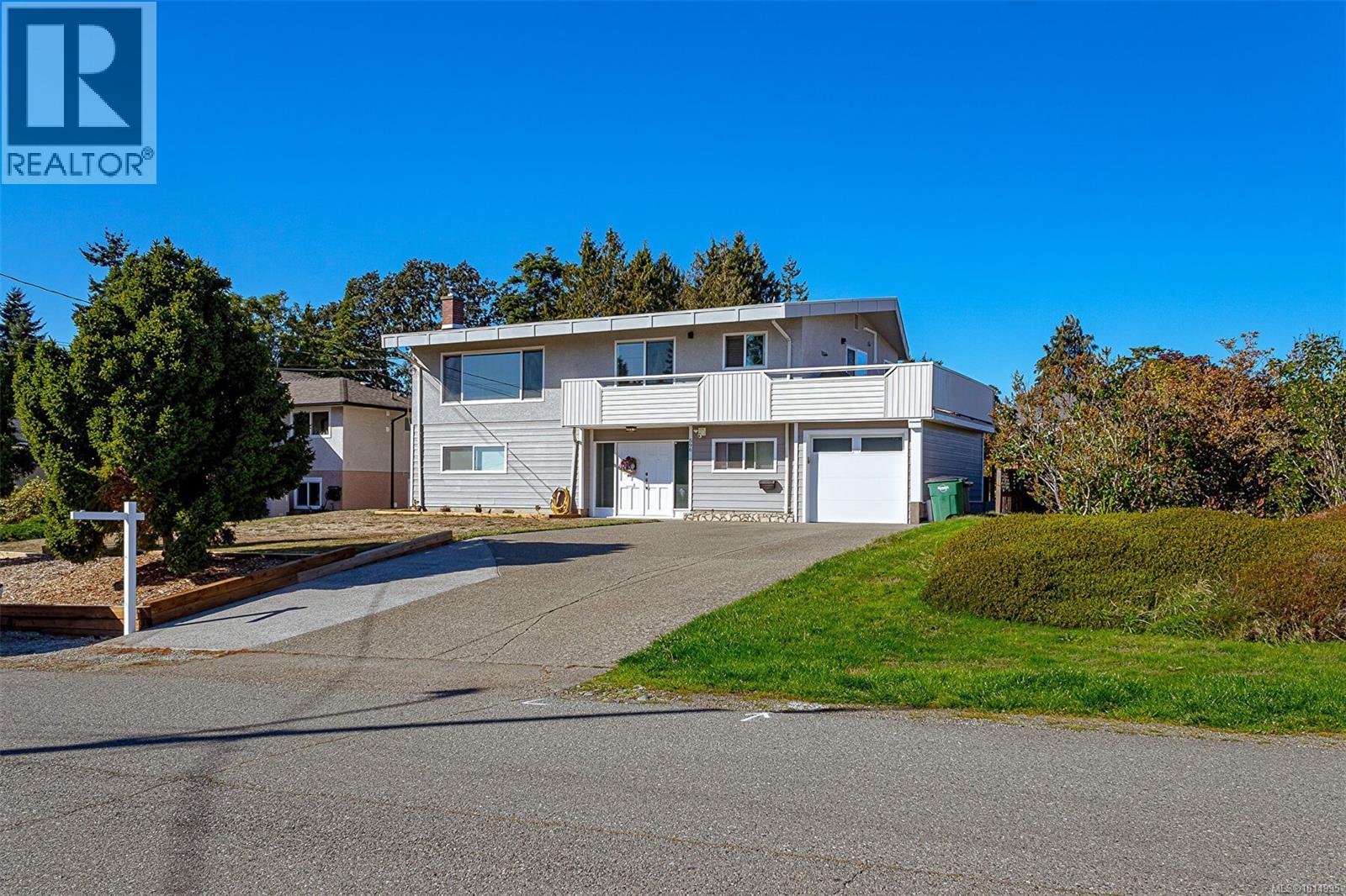  596 Peto Place, Saanich