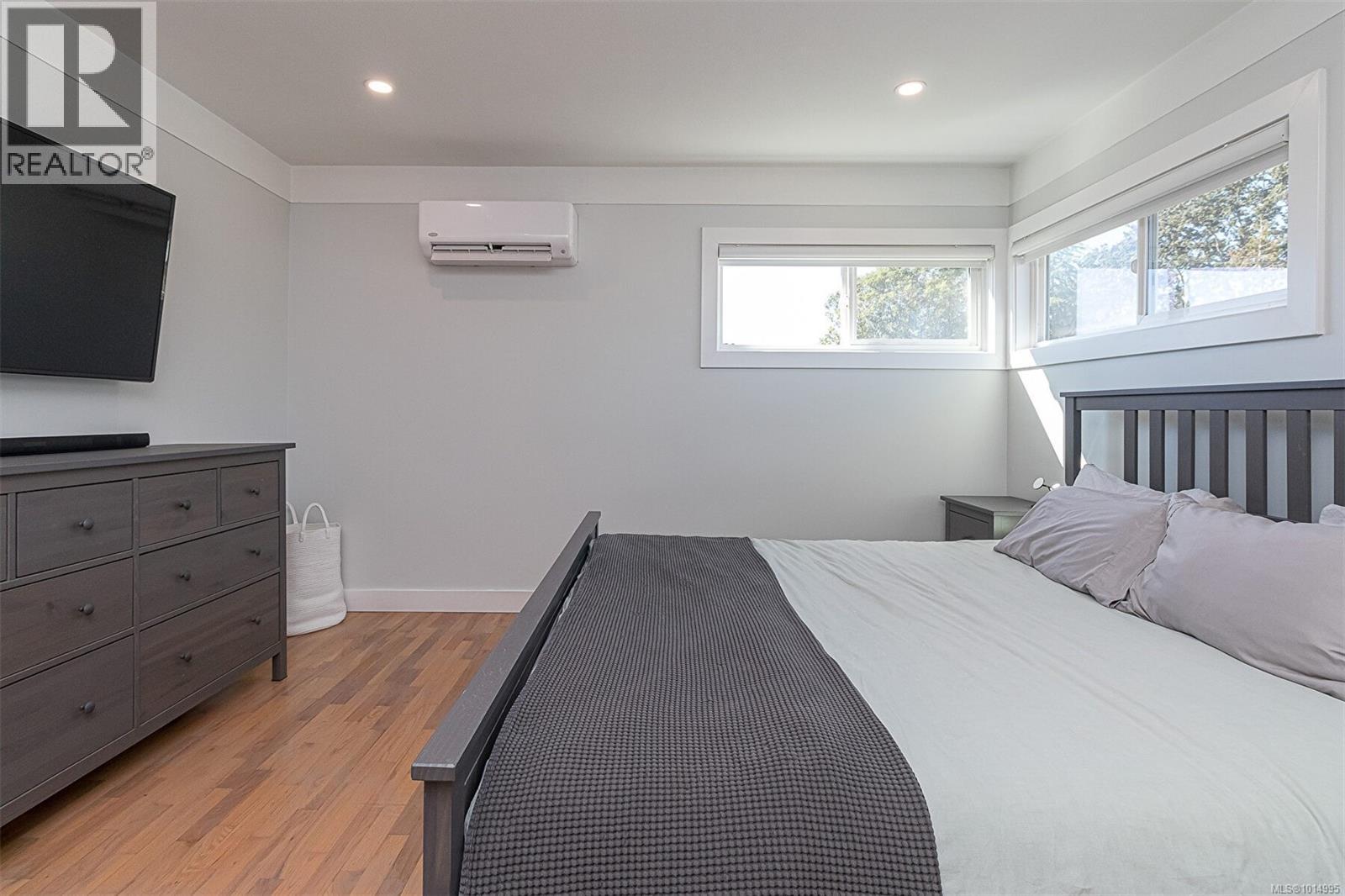  596 Peto Place, Saanich