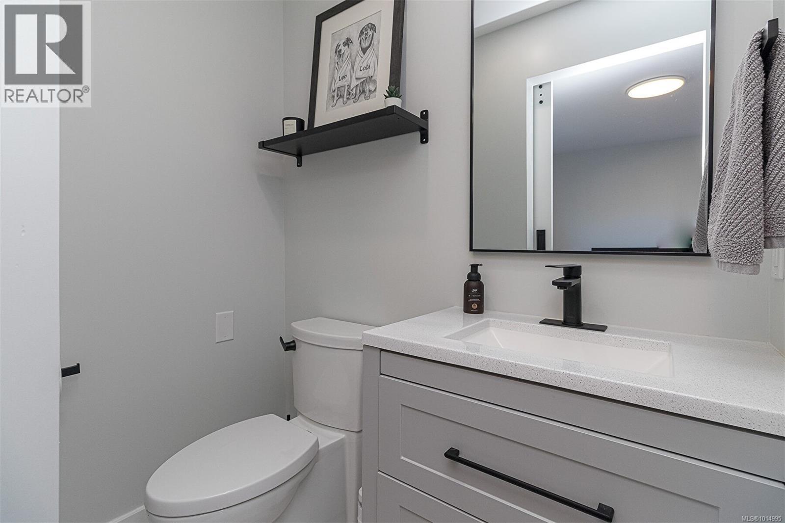  596 Peto Place, Saanich