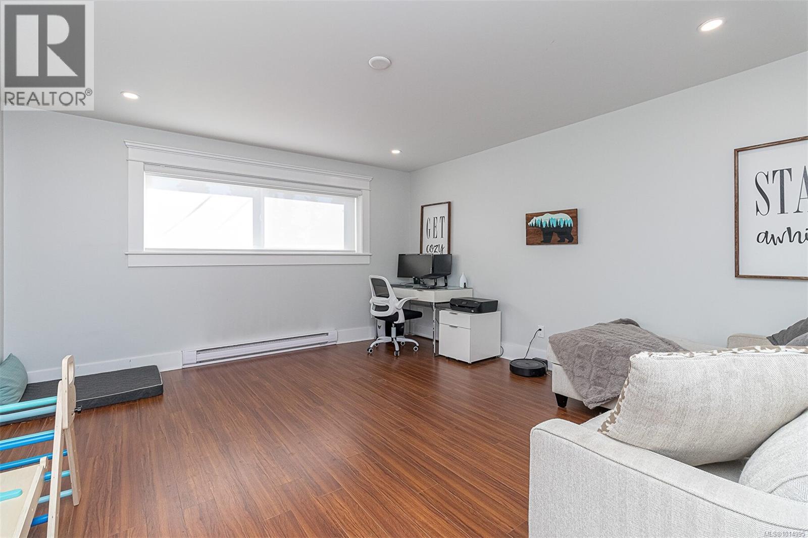  596 Peto Place, Saanich