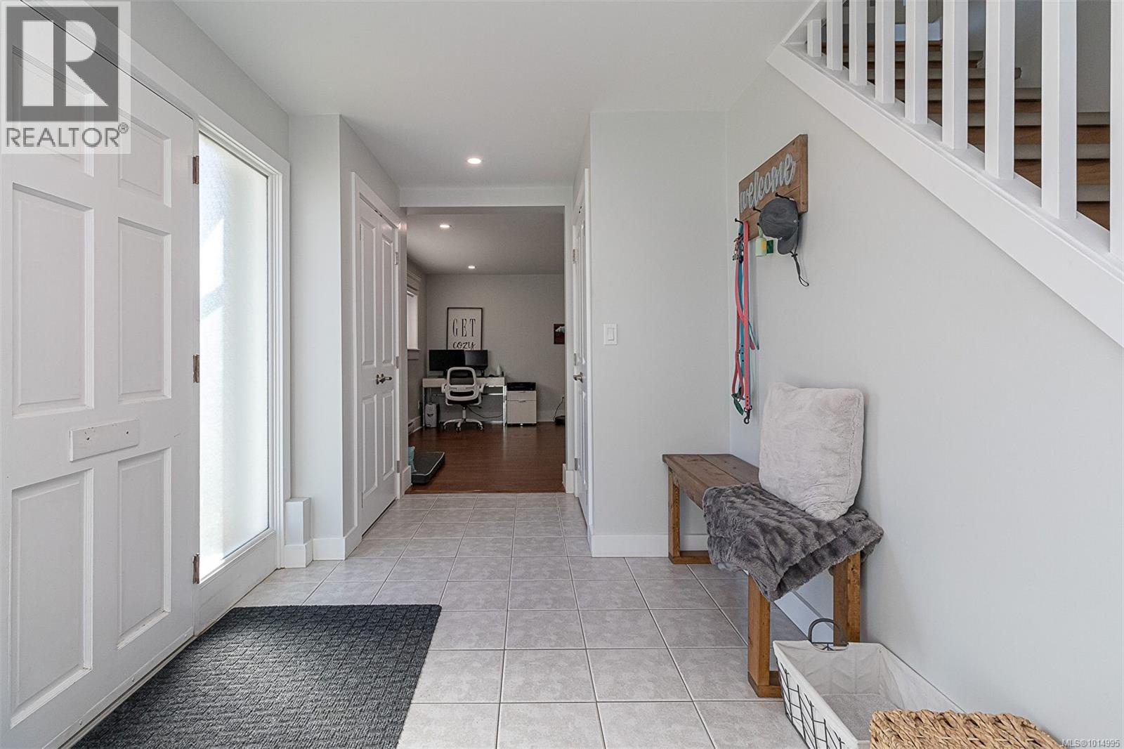  596 Peto Place, Saanich