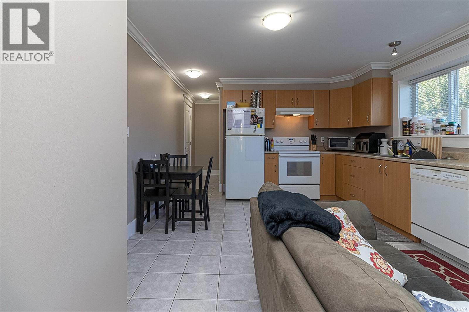  596 Peto Place, Saanich