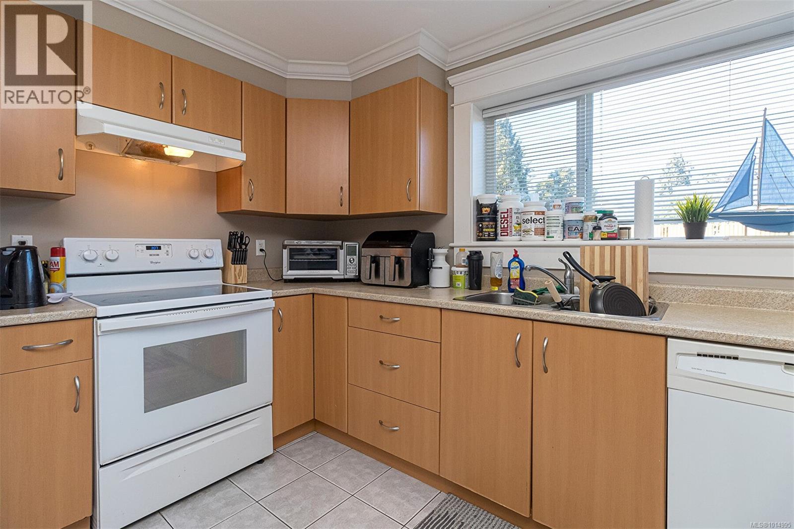 596 Peto Place, Saanich