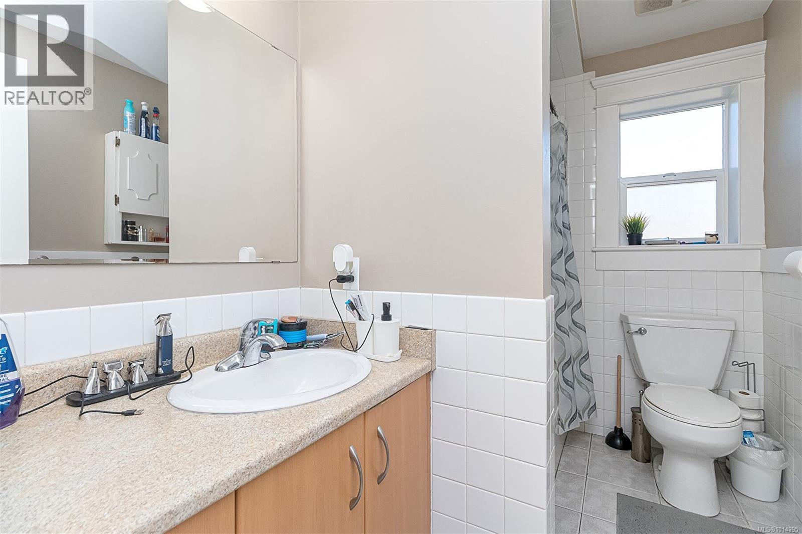  596 Peto Place, Saanich