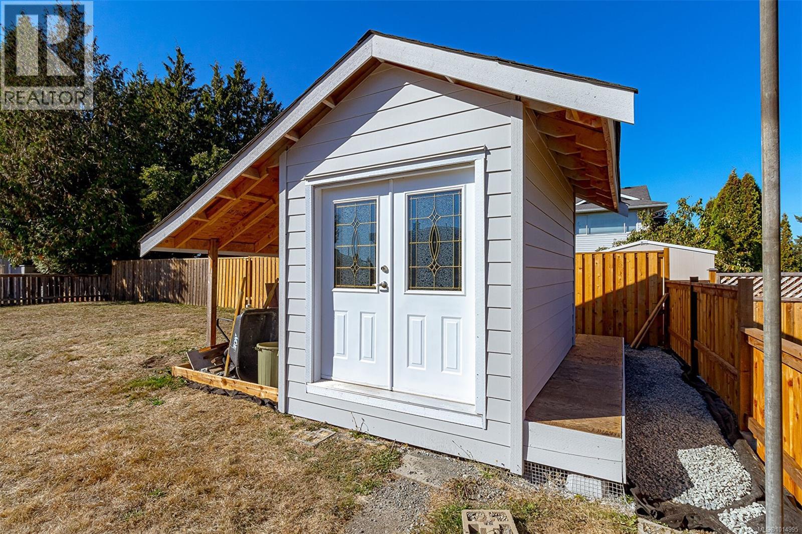  596 Peto Place, Saanich
