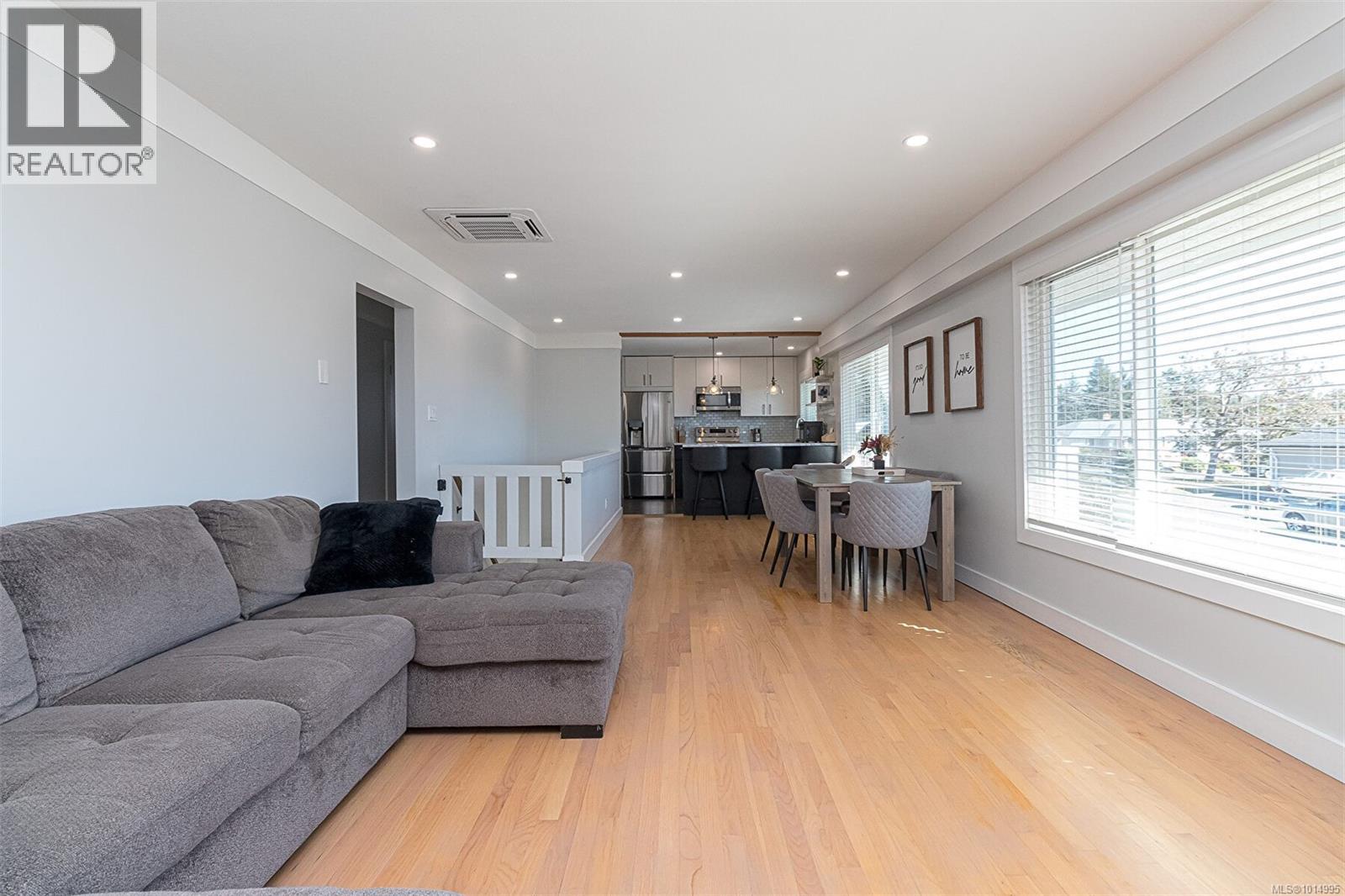  596 Peto Place, Saanich