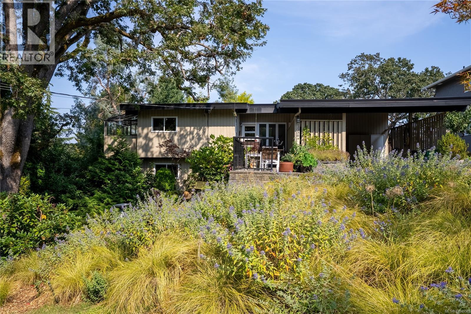 1556 Arrow Rd, Saanich