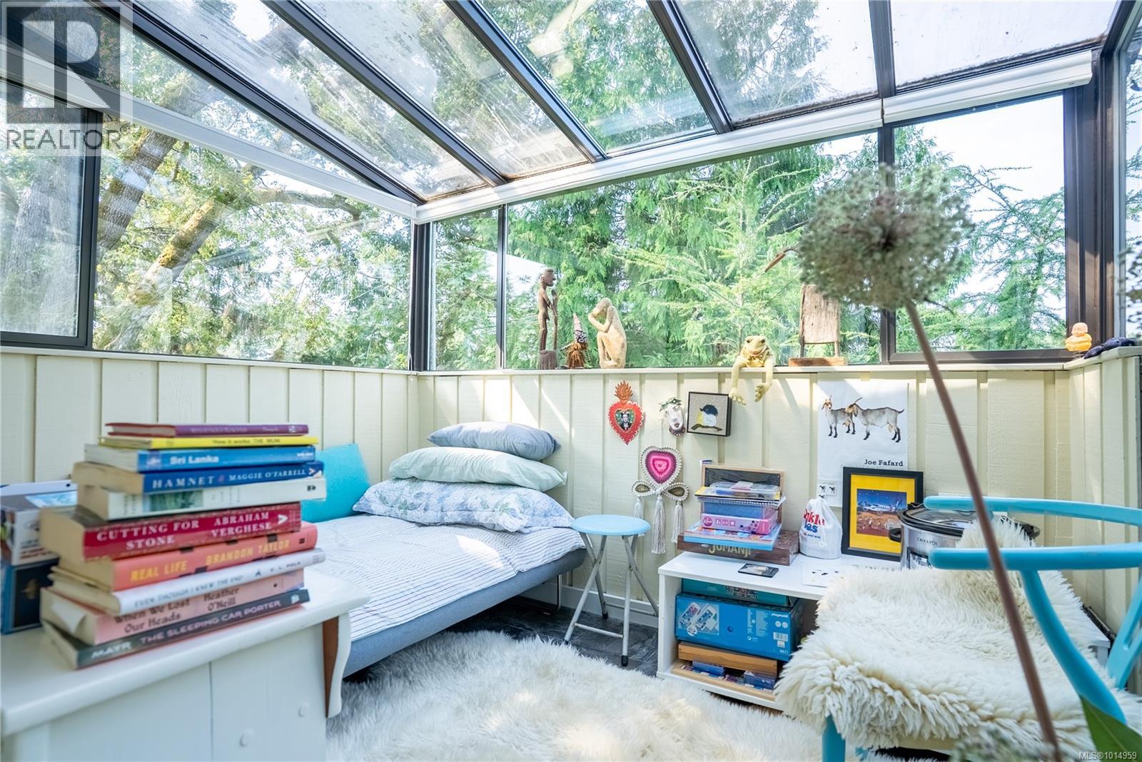 1556 Arrow Rd, Saanich