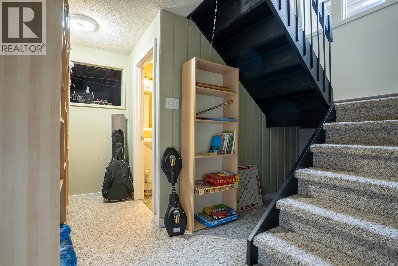 1556 Arrow Rd, Saanich